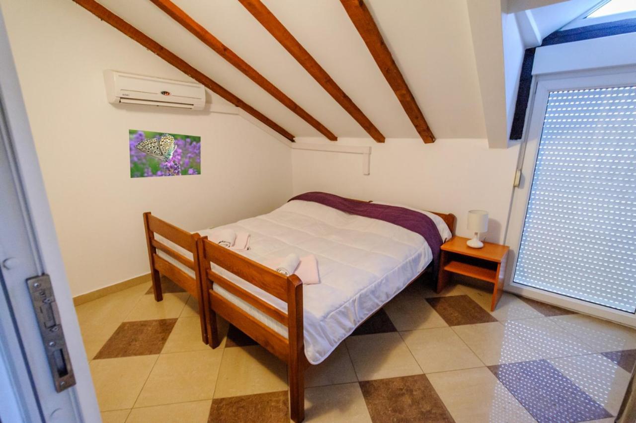 Apartments & Rooms Lucie 珀塞达耶 外观 照片